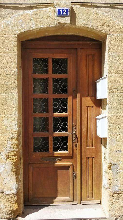 Au Coeur Du Vieux Village Saint-Chamas Exterior foto